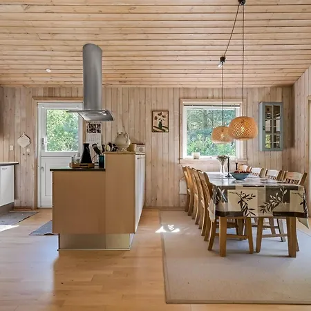 Laris - From The Sea By Interhome