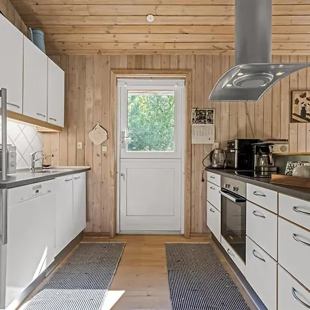 Laris - From The Sea By Interhome