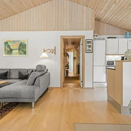 Laris - From The Sea By Interhome * Hadsund